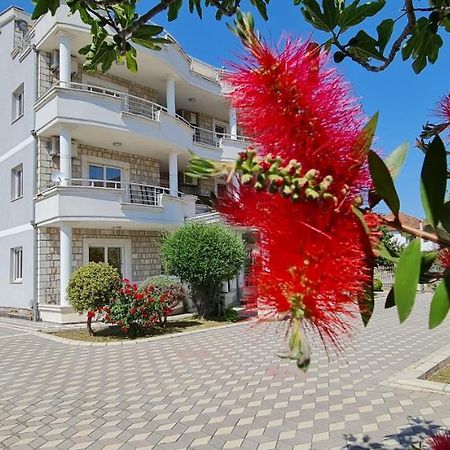 Meti Apartments Ulcinj Esterno foto