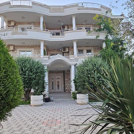 Meti Apartments Ulcinj Esterno foto