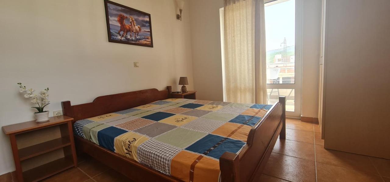 Meti Apartments Ulcinj Esterno foto