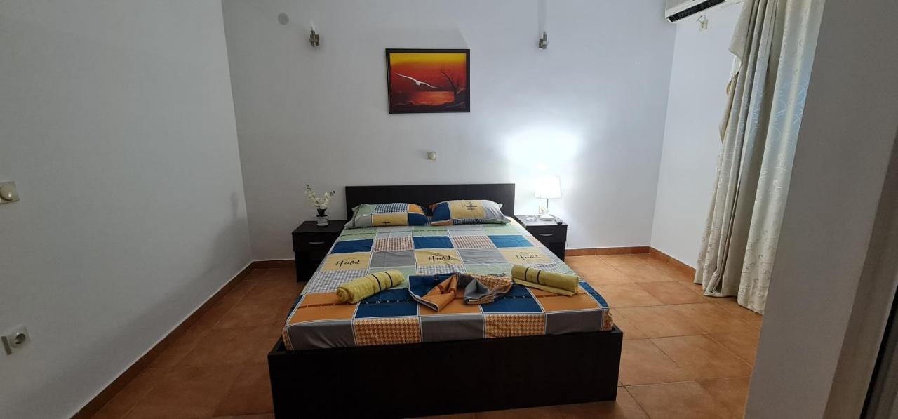 Meti Apartments Ulcinj Esterno foto