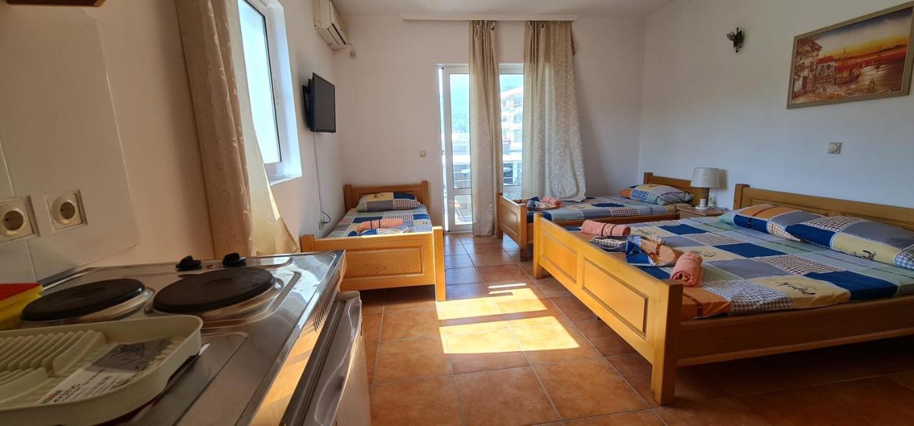 Meti Apartments Ulcinj Esterno foto