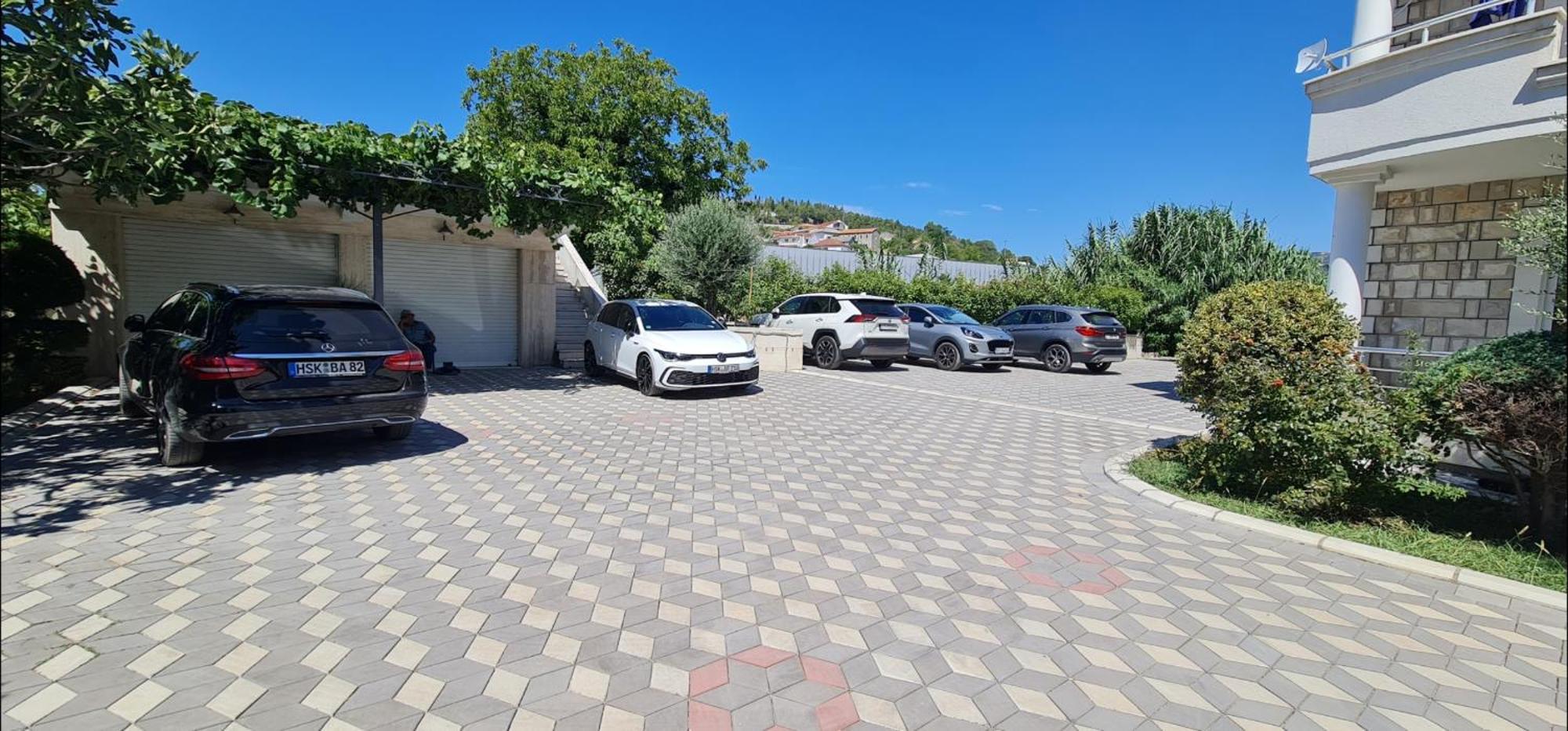 Meti Apartments Ulcinj Esterno foto